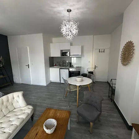 Apartmán Le Caly - 2mn Gare Sncf, Hyper Centre, Wifi-netflix Niort